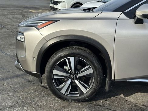 Used 2021 Nissan Rogue Platinum image 6