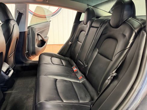 Used 2021 Tesla Model 3 image 17