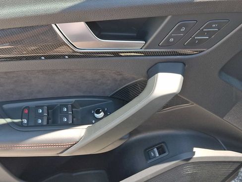 Used 2018 Audi SQ5 Prestige AWD/4WD image 12