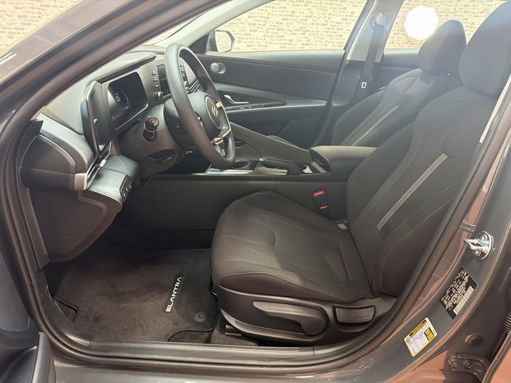 New 2026 Hyundai Elantra SE FWD image 28