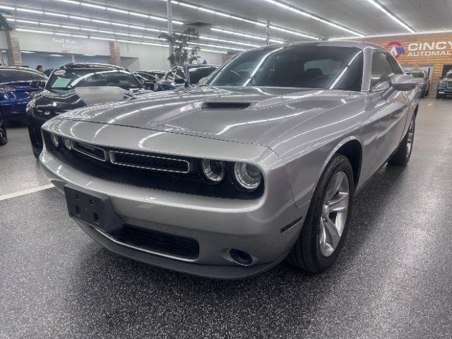 Used 2018 Dodge Challenger SXT RWD image 2