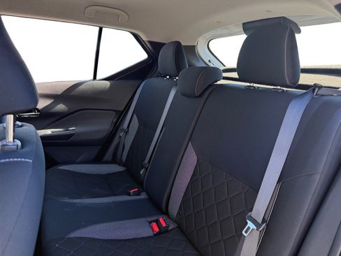 Used 2018 Nissan Kicks SV image 13