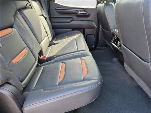 Used 2024 GMC Sierra 1500 AT4 w/ Technology Package AWD/4WD image 19