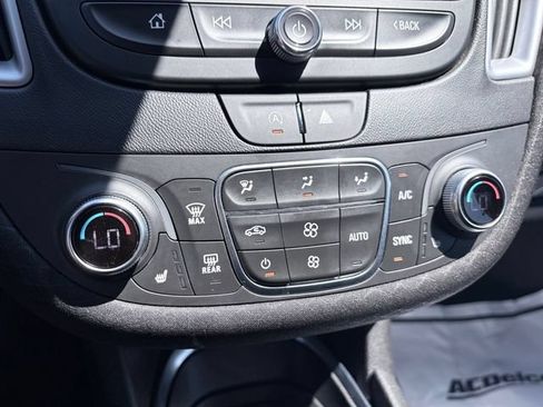 Used 2023 Chevrolet Malibu LT FWD image 18