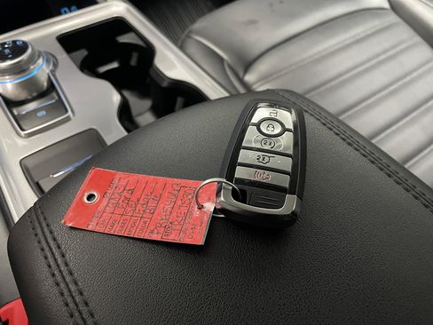 Used 2023 Ford Edge SEL w/ Convenience Package image 14