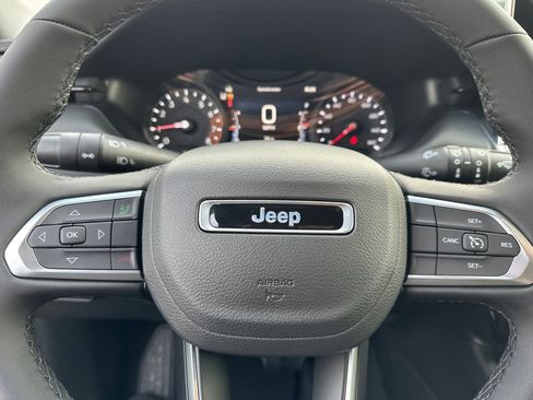 New 2026 Jeep Compass Latitude image 28