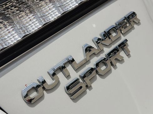 Used 2020 Mitsubishi Outlander Sport ES FWD image 11