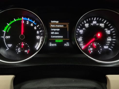 Used 2016 Volkswagen Jetta SEL Premium FWD image 23
