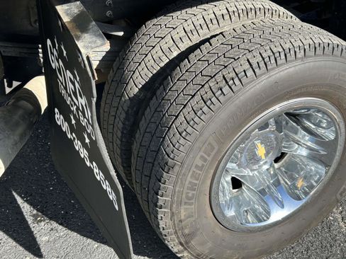 Used 2024 Chevrolet Silverado 3500 LT w/ Convenience Package image 28