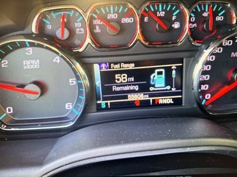 Used 2019 Chevrolet Suburban LT w/ RST Edition image 8