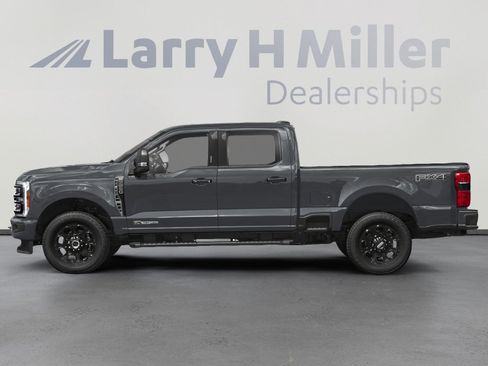Used 2025 Ford F250 XLT w/ Black Appearance Package AWD/4WD image 3