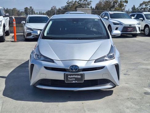 Used 2022 Toyota Prius LE FWD image 2