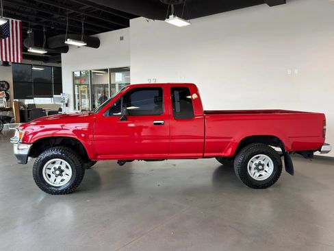 Used 1993 Toyota Pickup Deluxe AWD/4WD image 4