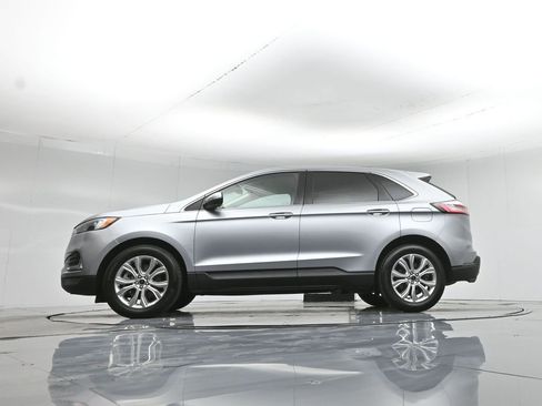 Used 2024 Ford Edge Titanium image 8