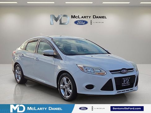 Used 2014 Ford Focus SE image 1