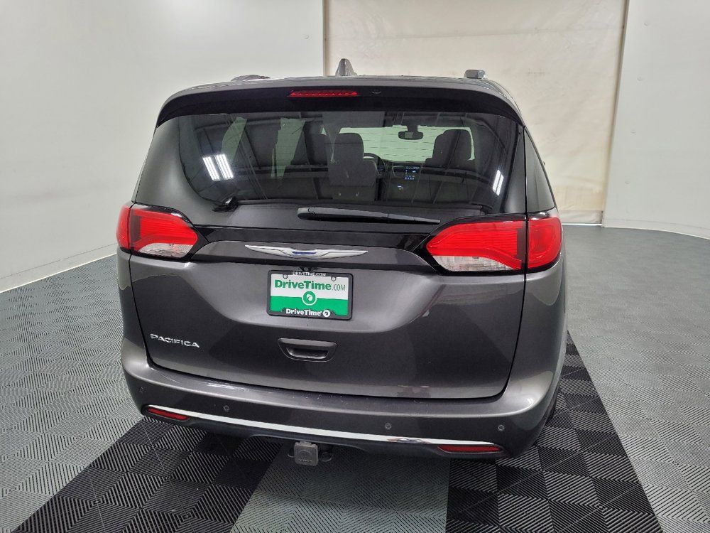 Used 2017 Chrysler Pacifica Touring-L Plus FWD image 7