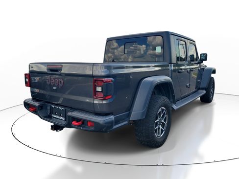 Used 2024 Jeep Gladiator Rubicon w/ Technology Group AWD/4WD image 4
