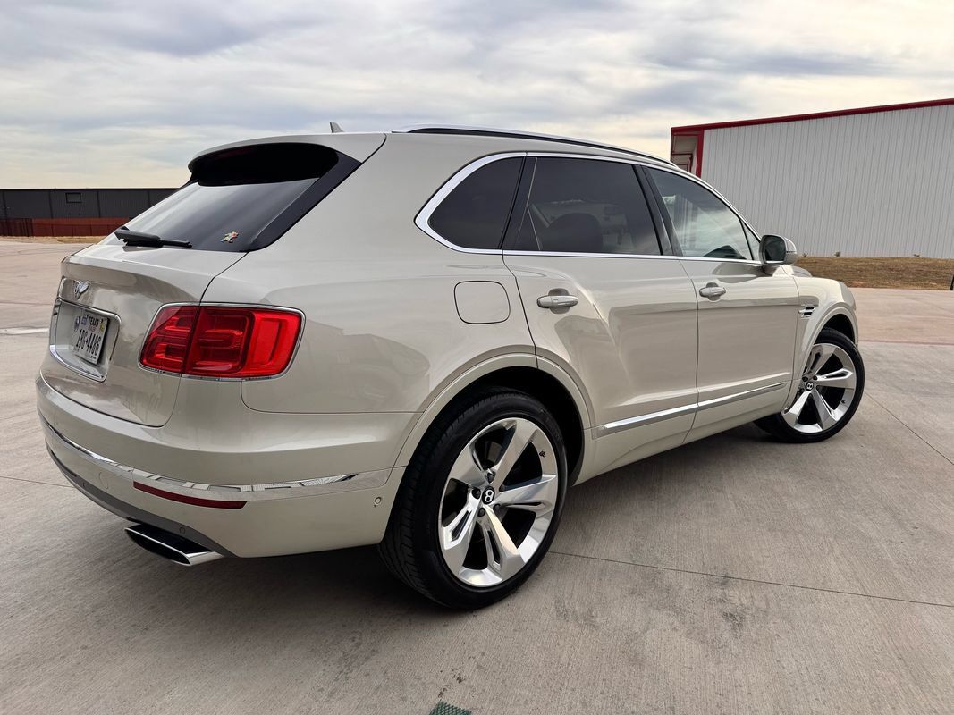 Used 2018 Bentley Bentayga AWD/4WD image 6