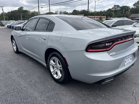 Used 2019 Dodge Charger SXT image 5