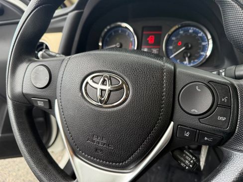 Used 2017 Toyota Corolla LE w/ Carpet Mat Package (TMS) FWD image 25