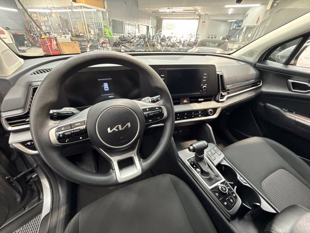 Used 2024 Kia Sportage LX AWD/4WD image 14