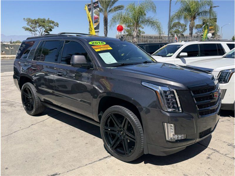 Used 2018 Cadillac Escalade Premium Luxury AWD/4WD image 8