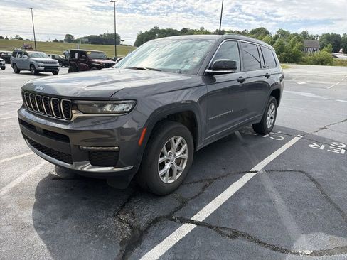 Used 2023 Jeep Grand Cherokee L Limited AWD/4WD image 3