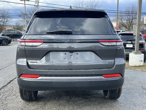 New 2026 Jeep Grand Cherokee Altitude image 7