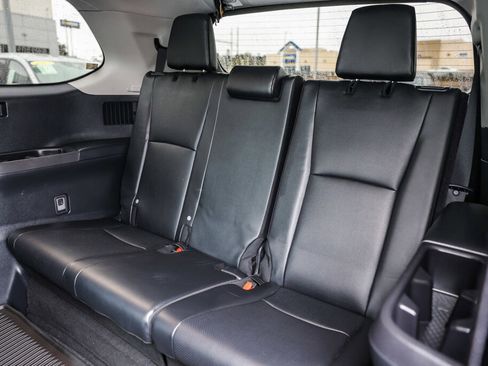 Certified 2024 Toyota Grand Highlander XLE image 9