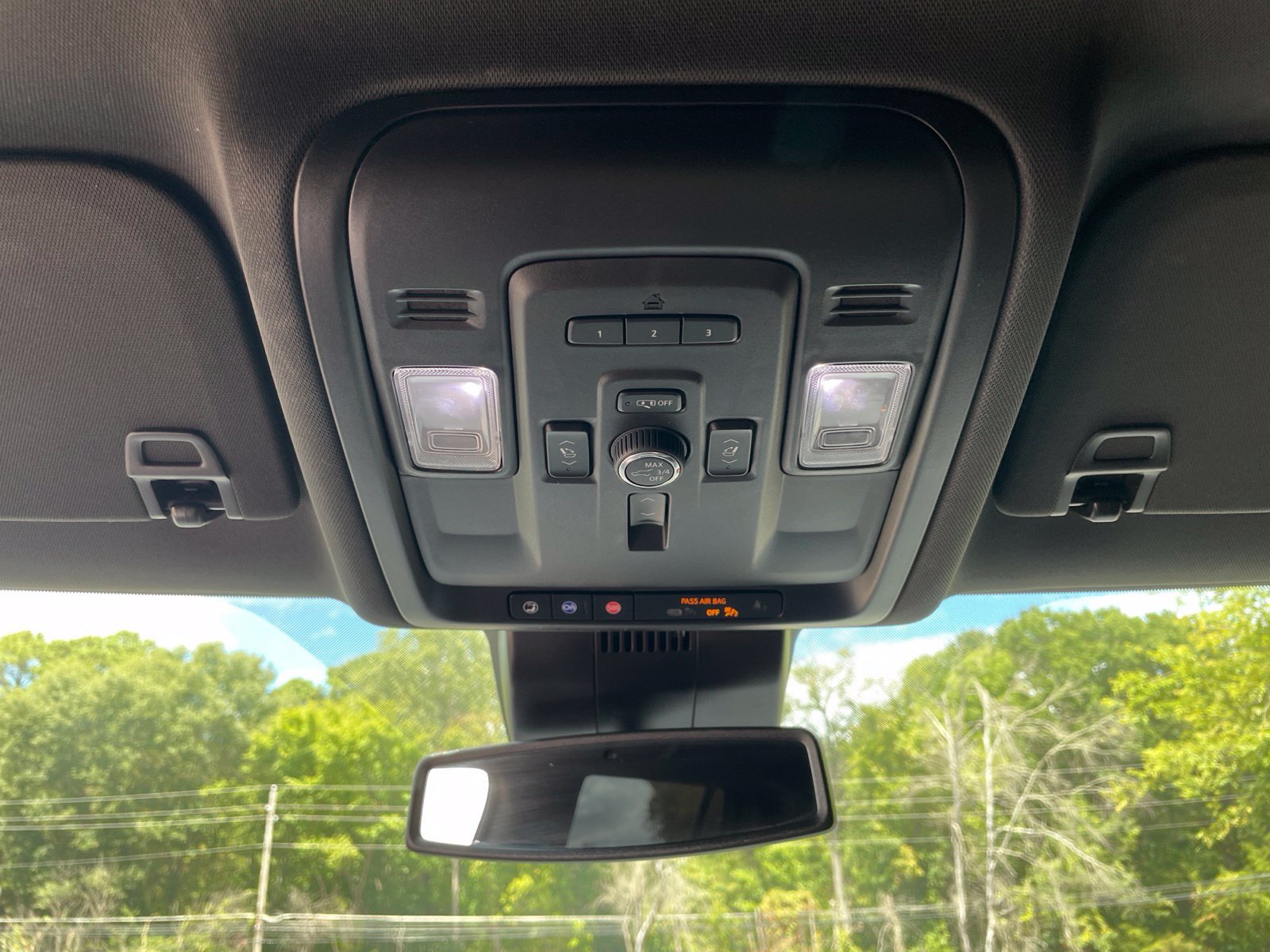 Used 2024 GMC Yukon AT4 w/ Technology Package AWD/4WD image 26