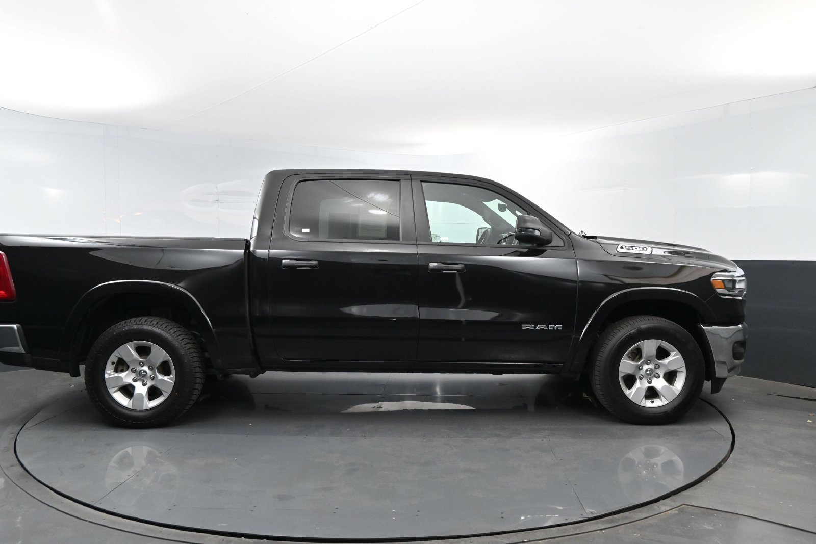 Used 2025 RAM 1500 Big Horn AWD/4WD image 4