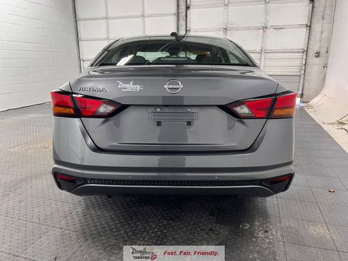 Used 2025 Nissan Altima 2.5 SV FWD image 6