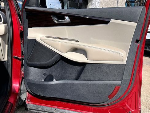 Used 2019 Kia Sorento LX image 22