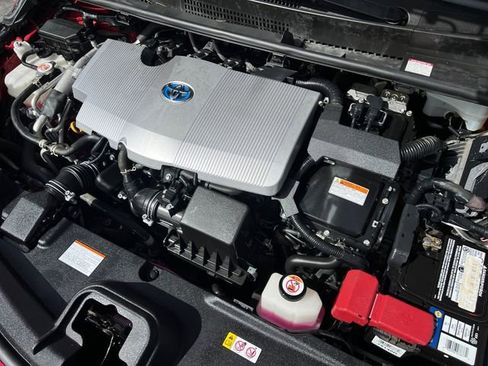 Certified 2021 Toyota Prius Prime LE w/ Carpet Mat Package (TMS) image 9