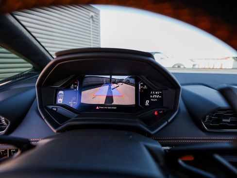 Used 2023 Lamborghini Huracan EVO image 14