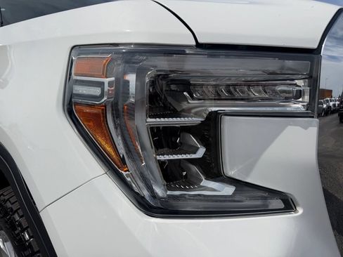 Used 2019 GMC Sierra 1500 SLT w/ SLT Premium Plus Package AWD/4WD image 6
