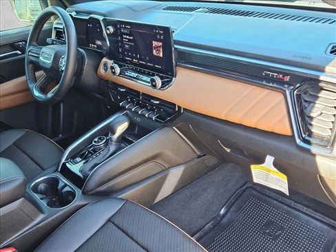 Used 2024 GMC Canyon AT4 w/ AT4 Premium Package image 23