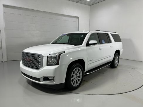 Used 2017 GMC Yukon XL Denali image 20
