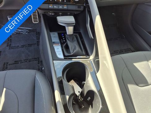 Used 2025 Hyundai Elantra SEL image 20