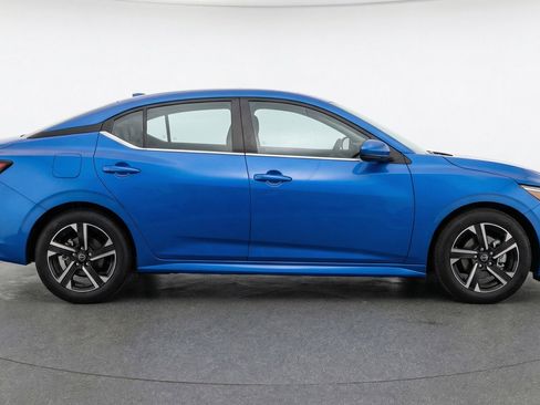 Used 2025 Nissan Sentra SV FWD image 11