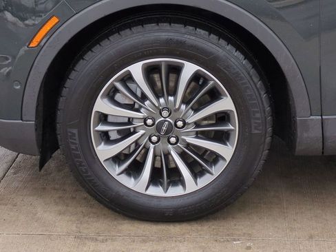 Used 2022 Lincoln Nautilus Reserve image 13