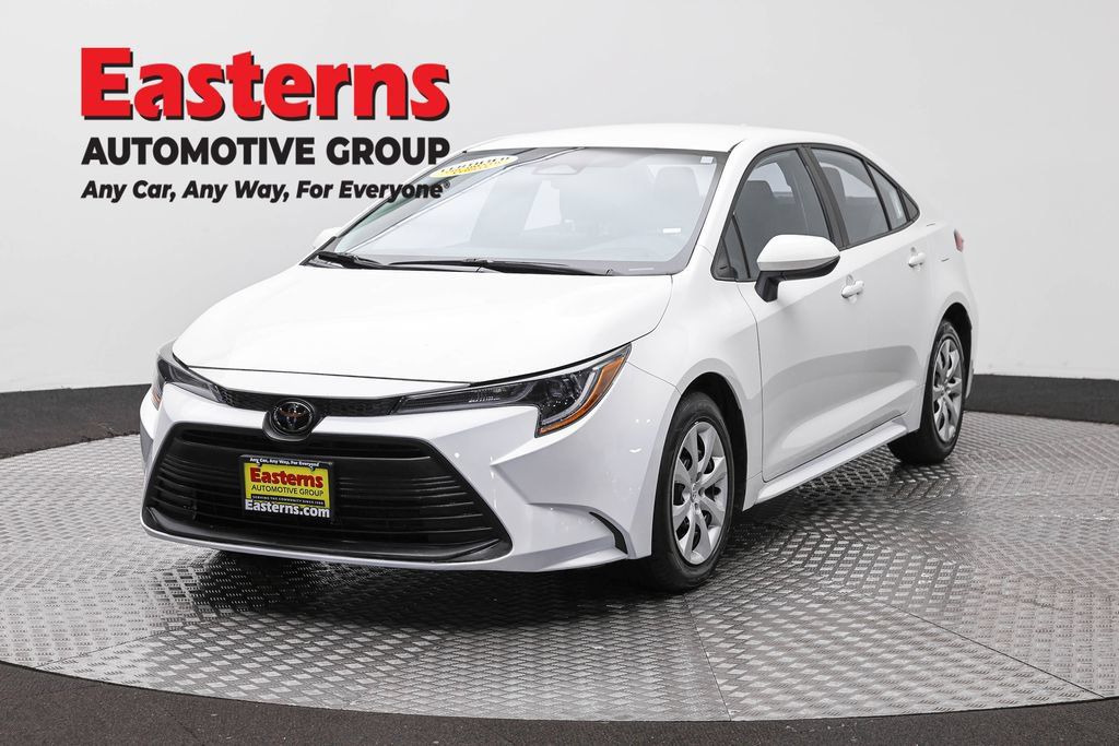Used 2024 Toyota Corolla LE FWD image 1
