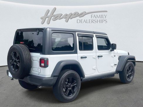 Used 2026 Jeep Wrangler Unlimited Sport AWD/4WD image 3