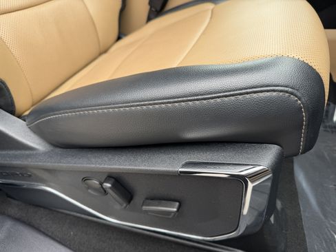 Used 2024 Ford F350 Lariat w/ Lariat Ultimate Package image 21