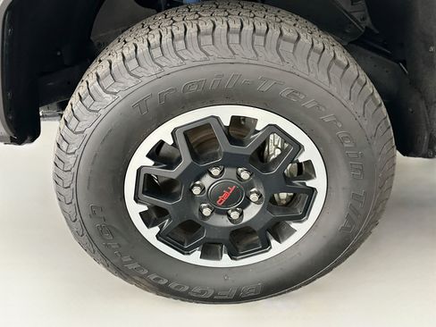 Used 2025 Toyota Tacoma TRD Off-Road AWD/4WD image 11