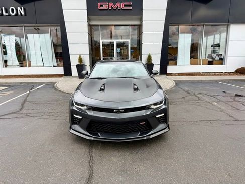 Used 2018 Chevrolet Camaro SS image 6