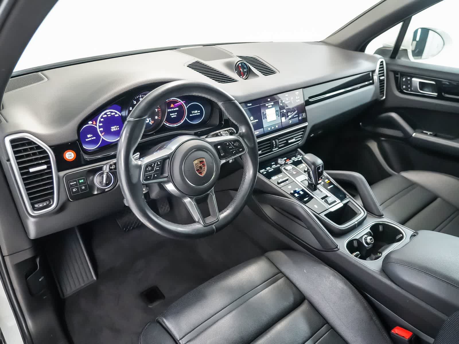 Certified 2023 Porsche Cayenne AWD/4WD image 4