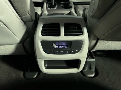 Used 2017 Honda Pilot EX-L image 11