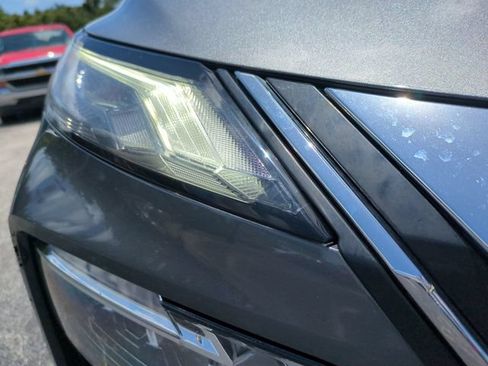 Used 2021 Nissan Rogue SV FWD image 10