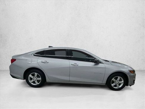 Used 2021 Chevrolet Malibu LS FWD image 4
